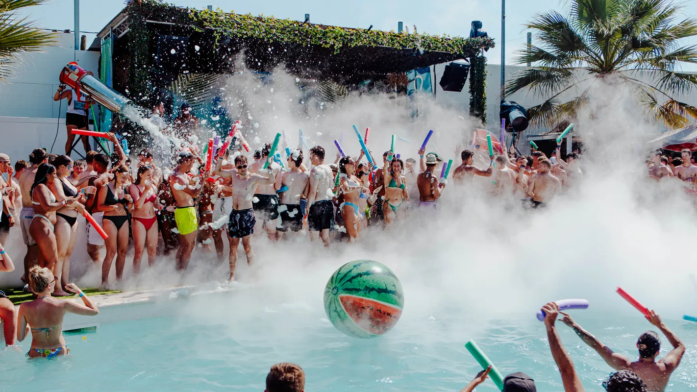 EXCURSIE - EVENT - PAKKET - ULTIMATE SUMMER PACKAGE - MALGRAT DE MAR - COSTA BRAVA - SUMMER BASH JONGERENREIZEN - JONGEREN VAKANTIE