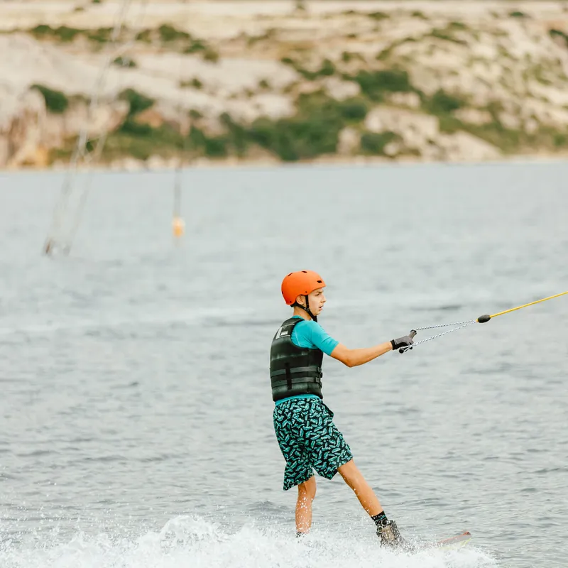 novalja-kroatie-jongerenvakantie-jongerenreis-uitstap-wakeboarden-waterskiën