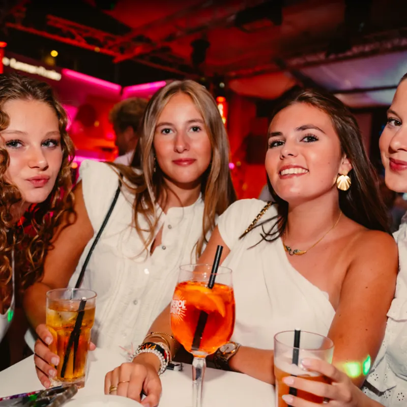 Uitgaan - Jongeren - Examenreis - Albufeira - Summer Bash Jongerenreizen