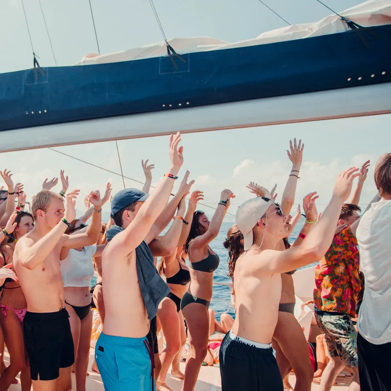 all in catamaran - playa d'aro - summer bash - jongerenreis