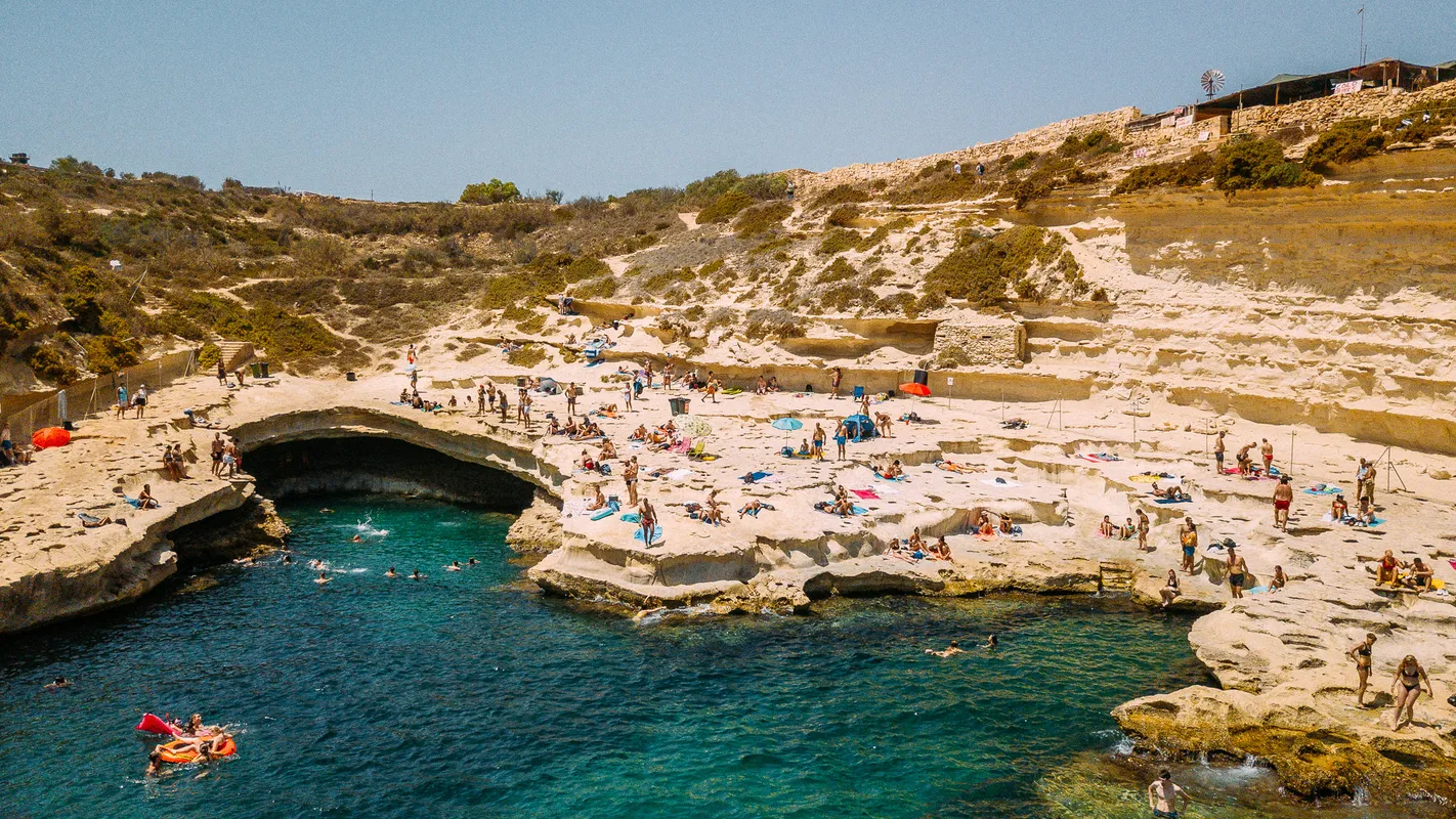 stranden - travelblog - Malta - jongerenreis - Summer Bash