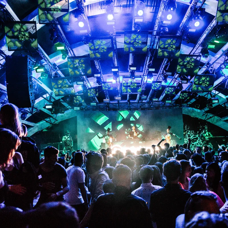 excursie-festivalsenlosseticketjes-novalja-jongeren-reis