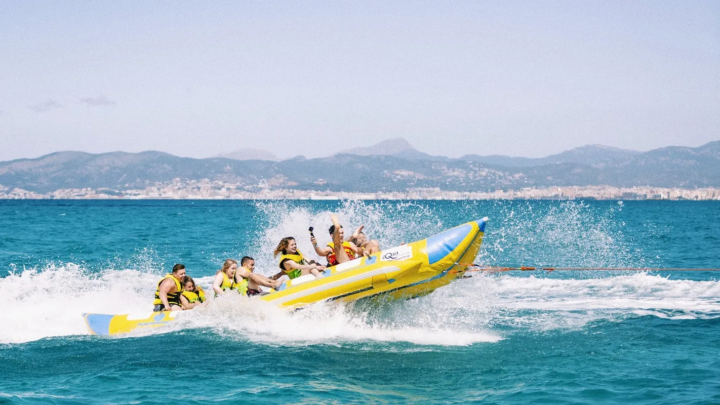 excursie - bananenboot - el arenal - mallorca - summer bash - jongerenreizen