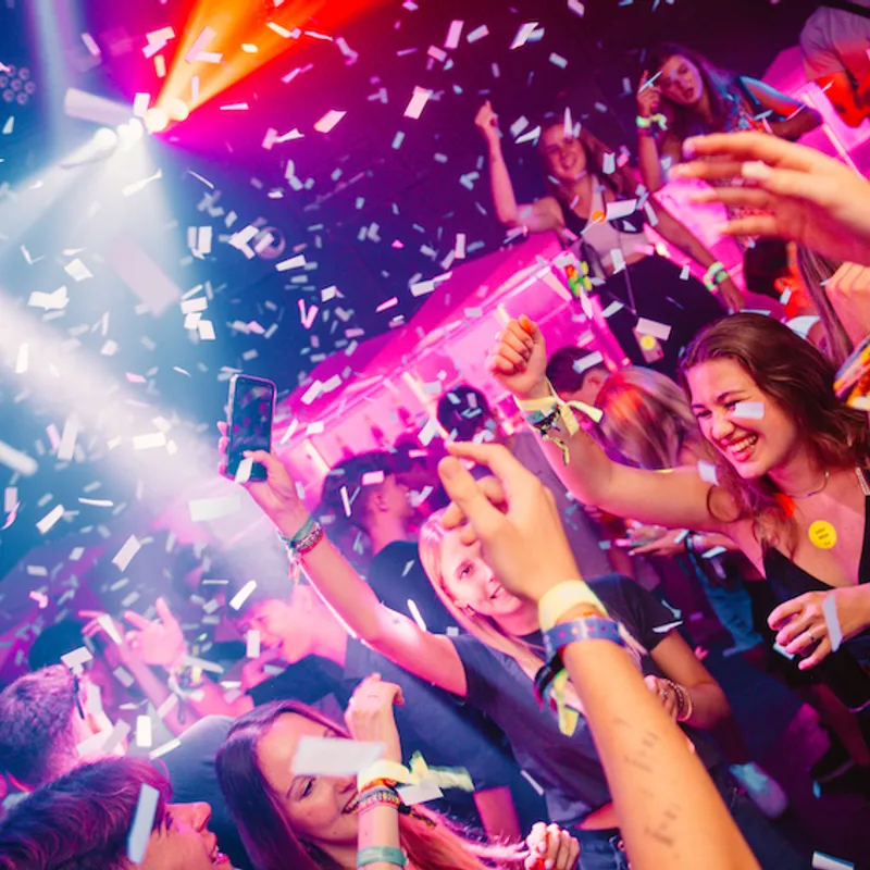 lloret by night - lloret de mar - calella - malgrat de mar - summer bash - jongerenreis
