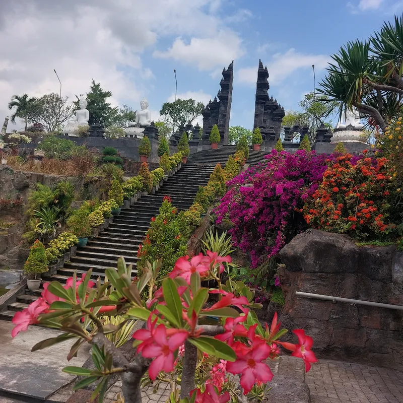 rondreis - lempuyang tempel - bali - summer bash - jongerenreizen