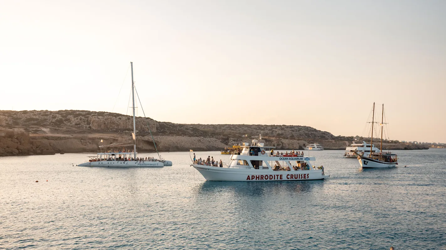 excursie - summer bash - cyprus - ayia napa - all in one jeep and boat cruise  - jongeren - reis