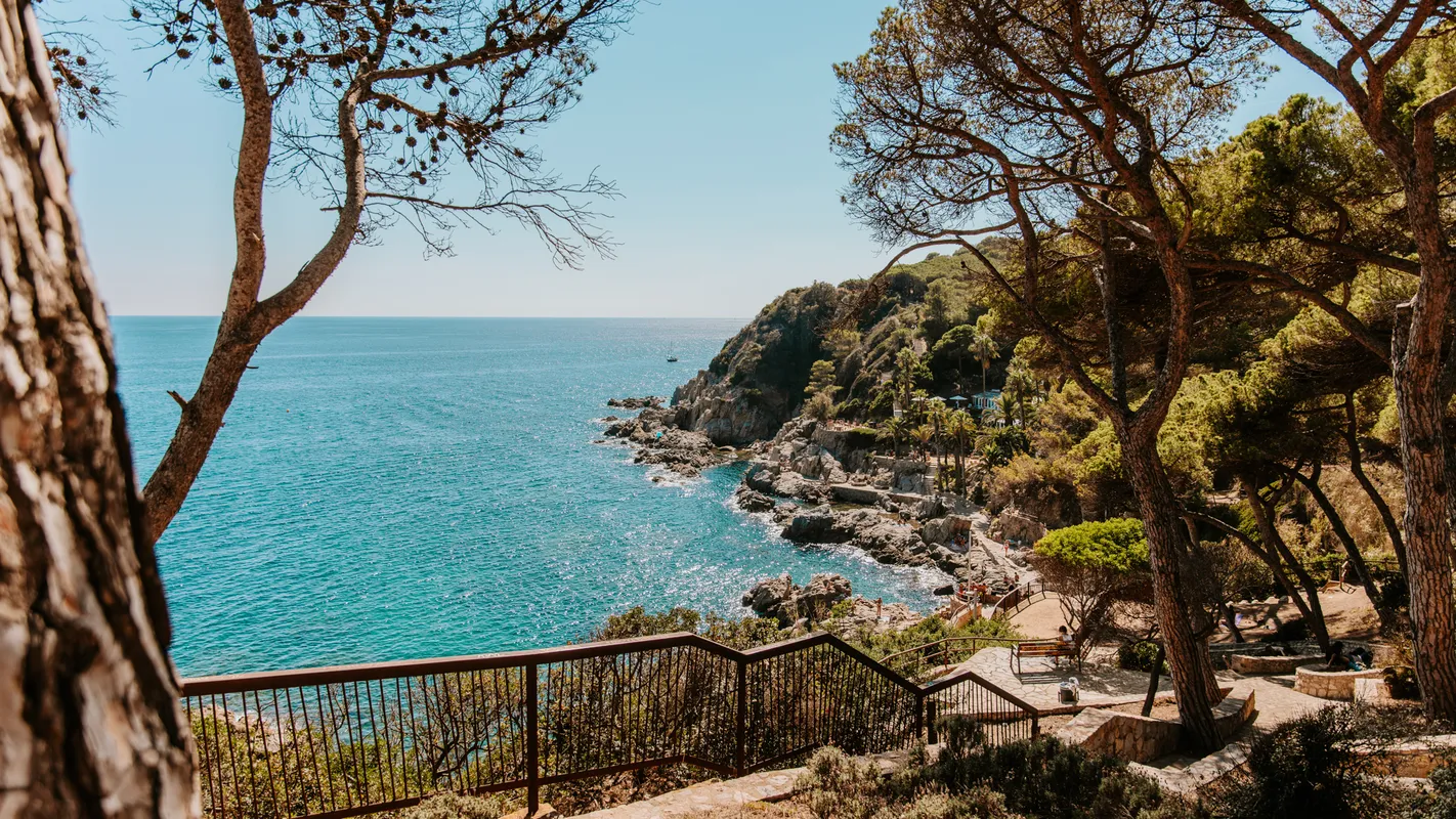 party - jongerenvakantie - costa brava - tieners - kamp 