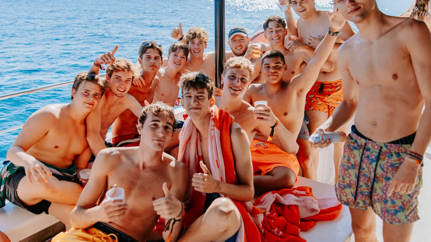 all in catamaran - lloret de mar - calella - malgrat de mar - summer bash - jongerenreis