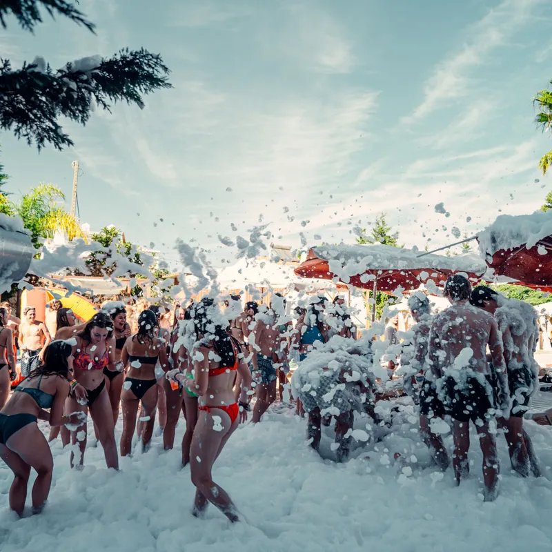 excursie-foamparty-malta-jongeren-reis