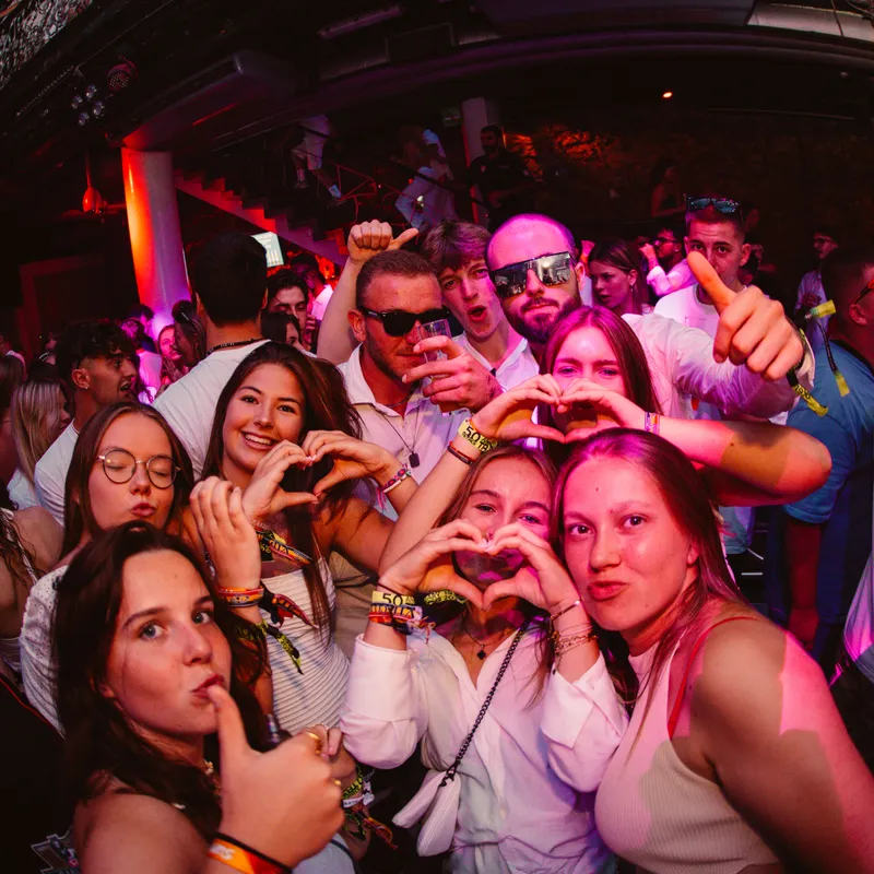 uitgaan - party nights - clubkaart - summer bash - jongerenreizen