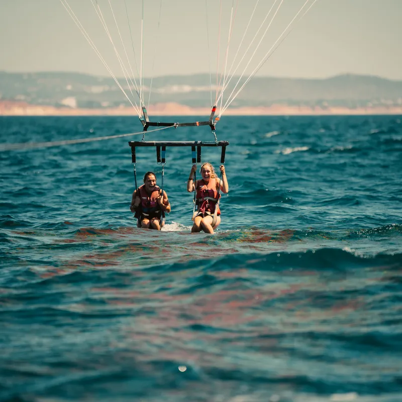 albufeira-algarve-portugal-parasailing-uitstap-activiteit