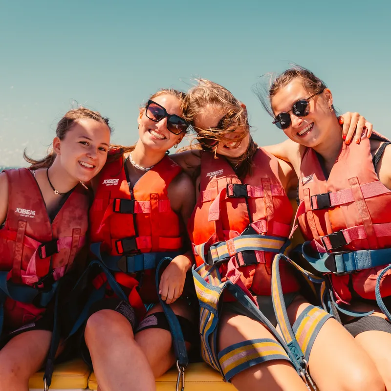 albufeira-algarve-portugal-parasailing-uitstap-activiteit
