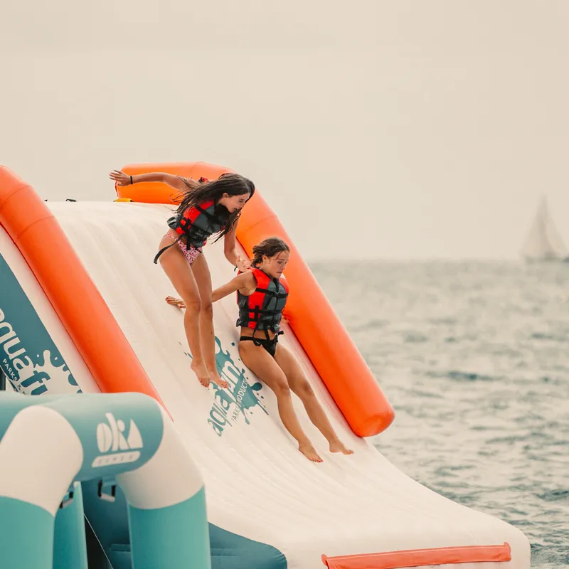summer bash - jongerenreizen - inflatable waterpark - calella - malgrat de mar