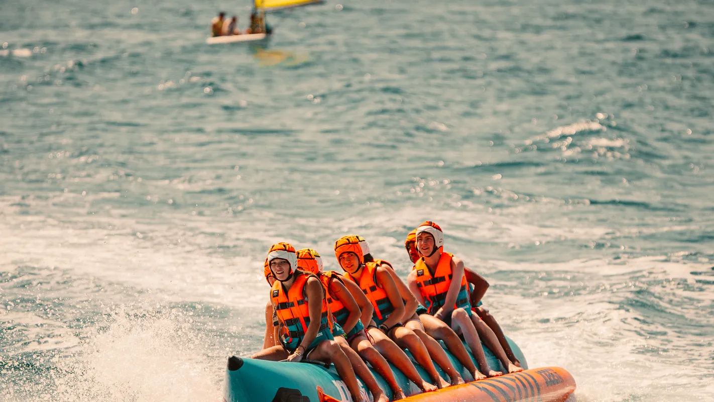 SEA SPLASH PACKAGE (Suppen + Bananenboot + Aquarocket)