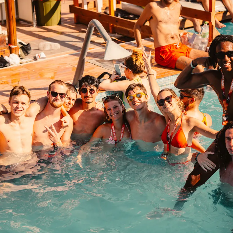 CYPRUS___POOLPARTY___DONDERDAG_7_9_48__2_-968001c7-d094-46f9-9c10-4983cb3ee362