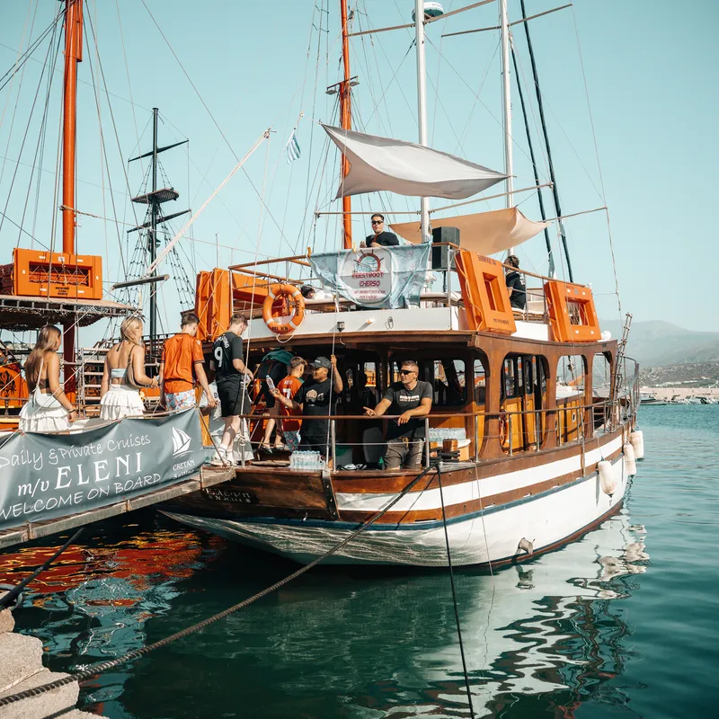chersonissos-partyboat-activiteit-uitgaan-griekenland
