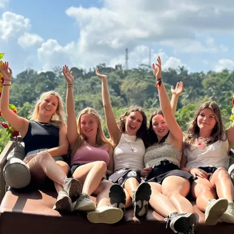 Explore | Curated group travel & round trips worldwide ☀️