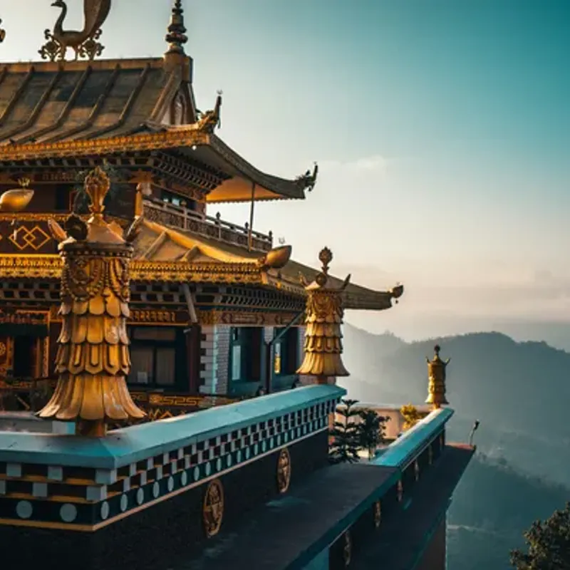 Explore | Curated group travel & round trips worldwide ☀️