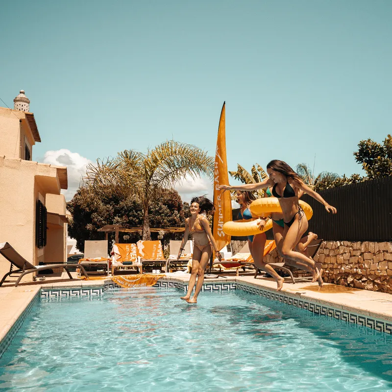 jongerenvakantie-zomer-jongerenreis-summerbash-zomervakantie-boeken