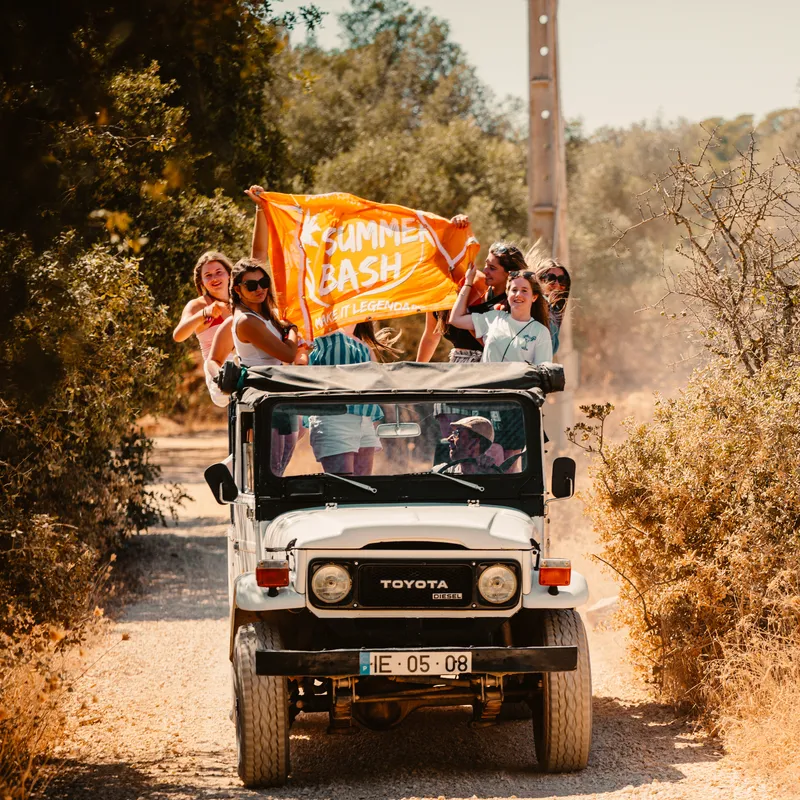 jongerenvakantie-zomer-jongerenreis-summerbash-zomervakantie-boeken