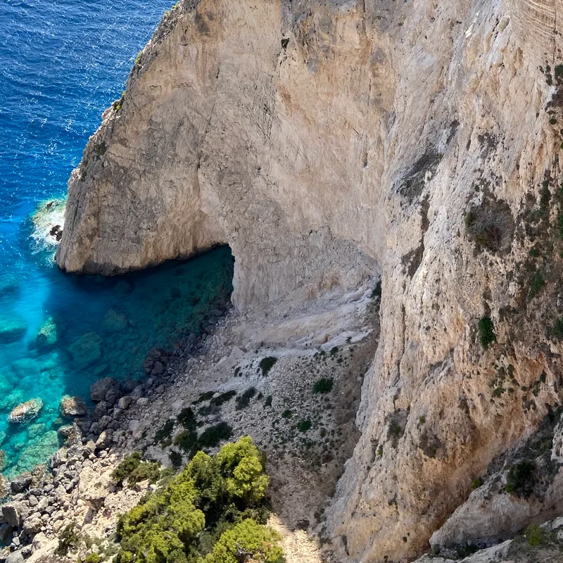 MARATHONISSI & KERI CAVES
