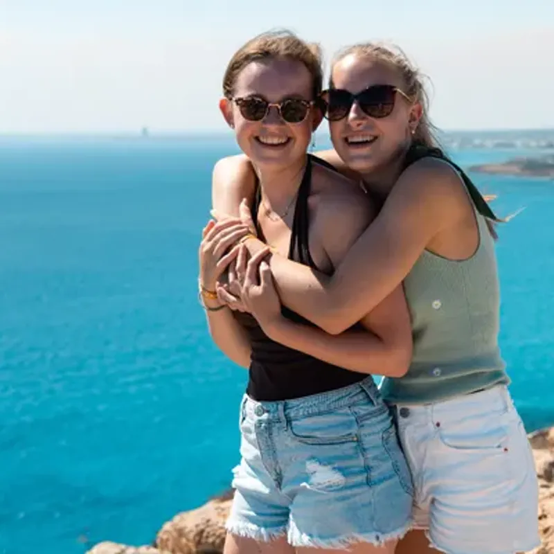 Reisrebbels | Fully guided youth camps across Europe ☀️