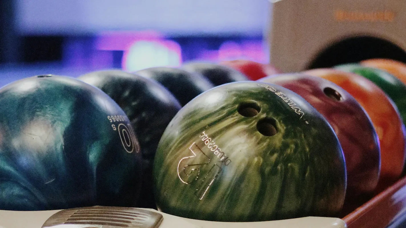 BOWLING