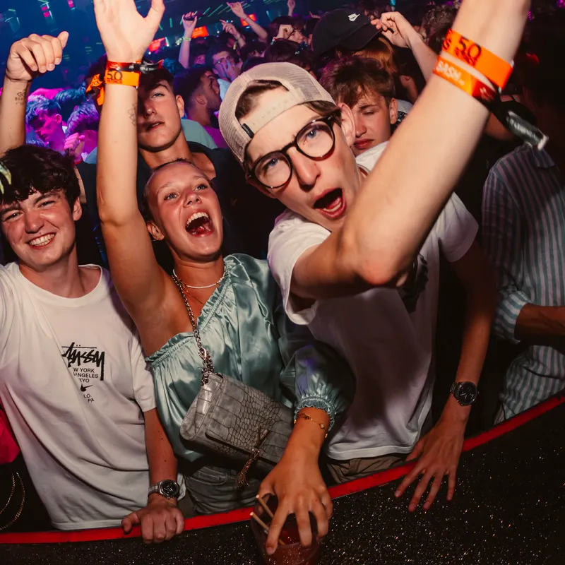 summer bash - albufeira - uitgaan - feestvakantie