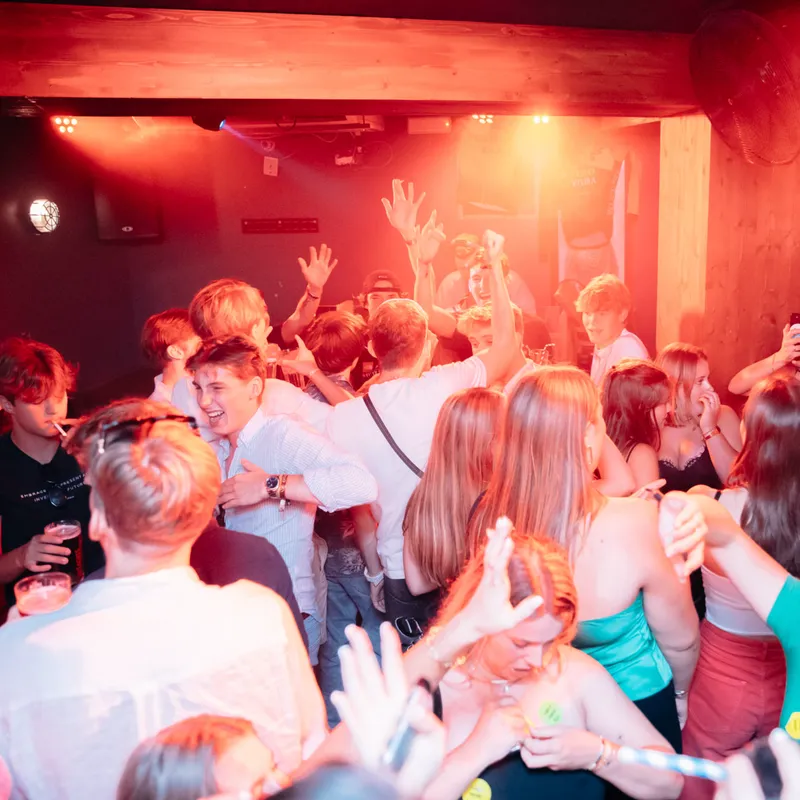 Celebration - Feestcafe - Open Bar - Albufeira - Summer Bash Jongerenreizen