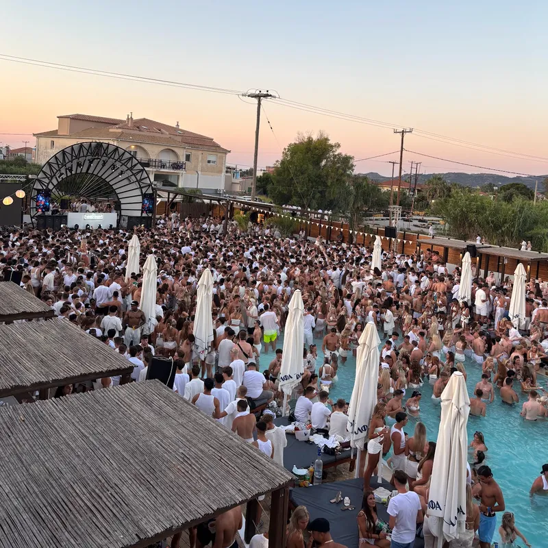 afstudeerreis - laganas - zakynthos - summer bash - jongerenreis