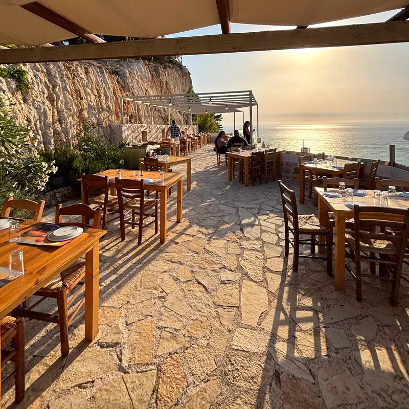 afstudeerreis - laganas - zakynthos - summer bash - jongerenreis