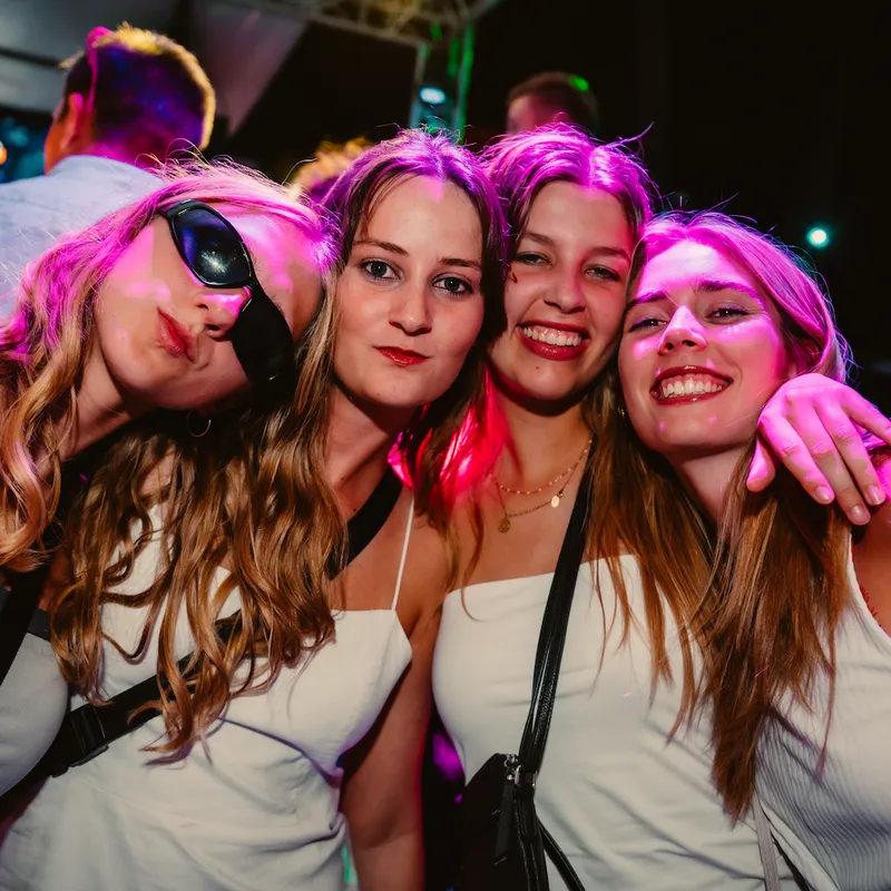 WHITE PARTY