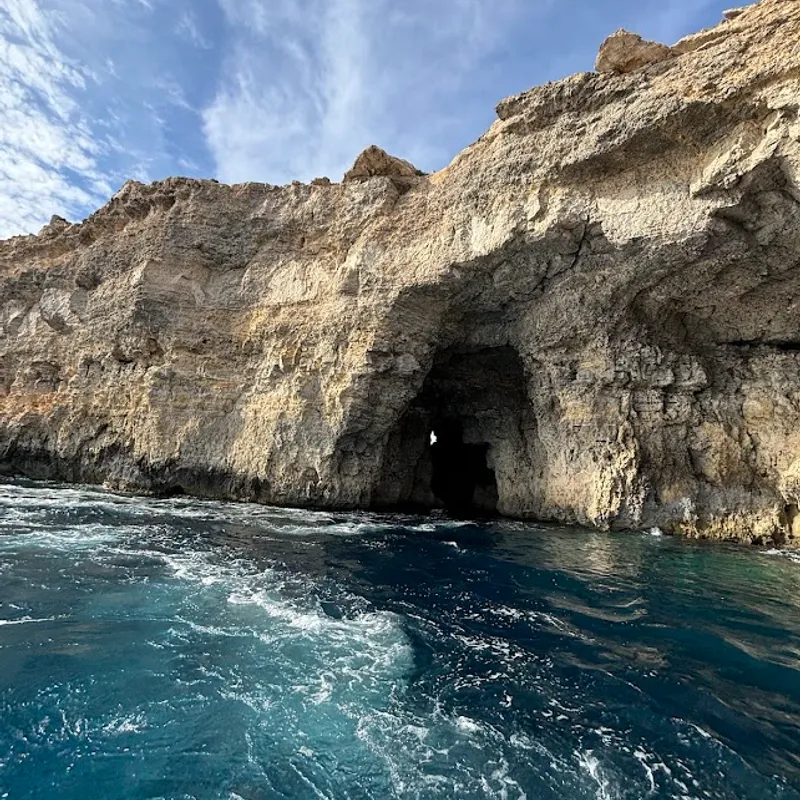 malta-stjulian-relaxcatamaran-threeislandtour-activiteit-uitstap
