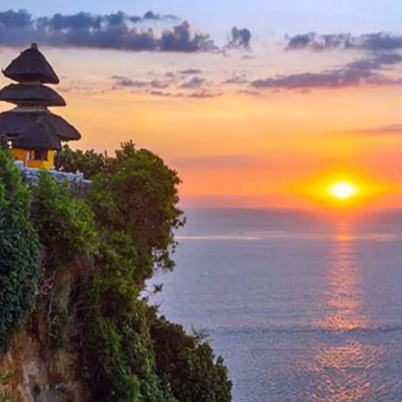 MAGISCHE LAATSTE AVOND BIJ ULUWATU