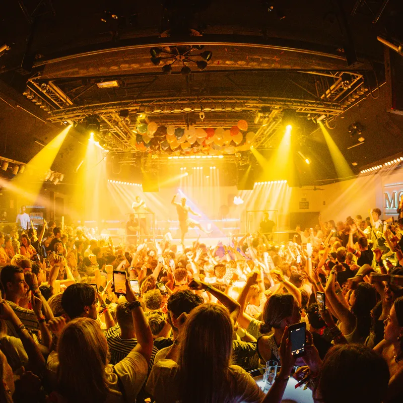 jongerenvakantie-lloretdemar-spanje-summerbash-zomervakantie