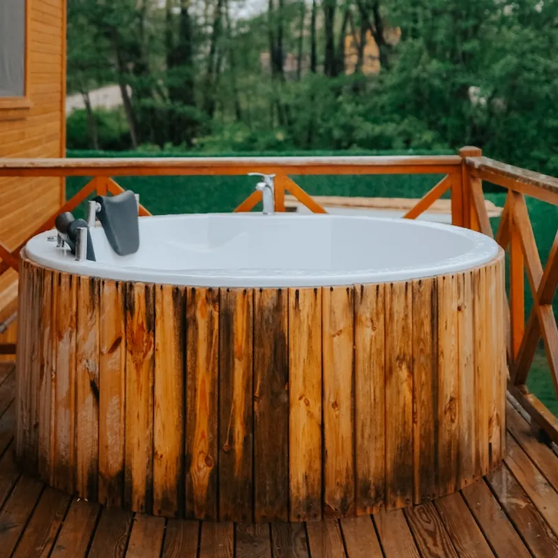 HOT TUB