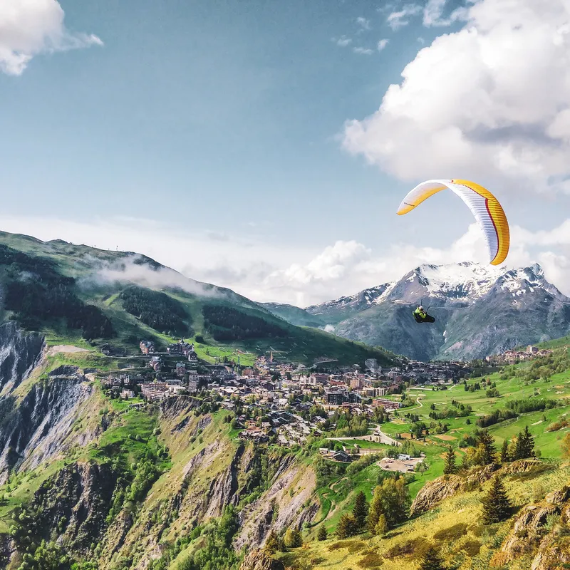 excursie-paragliding-lesdeuxalpes-jeugd-kamp