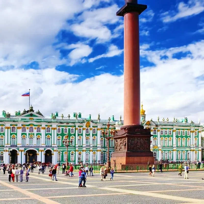 excursie - paleisplein - rusland - jongeren - travel