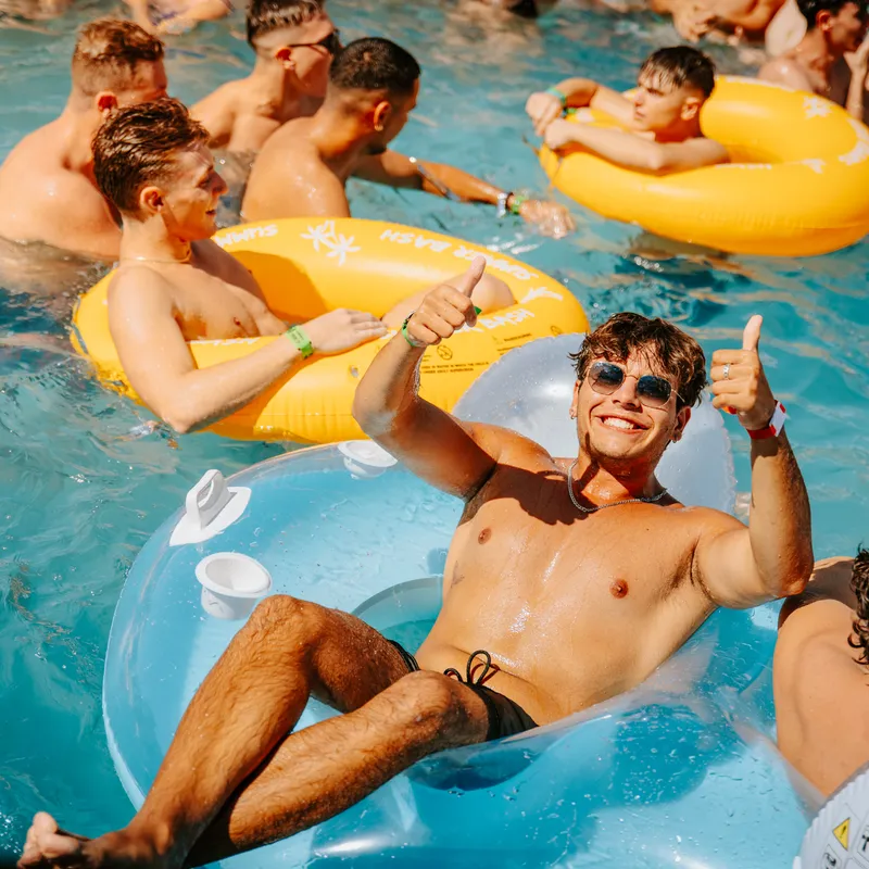 calella-sanddance-poolparty-uitstap-activiteit-spanje