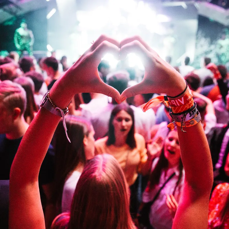 excursie-festivalsenlosseticketjes-novalja-jongeren-reis