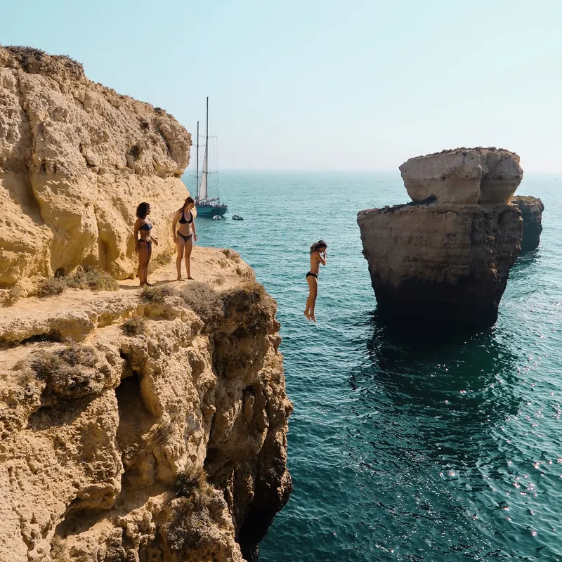 excursie-cliffjump-albufeira-tieners-kamp