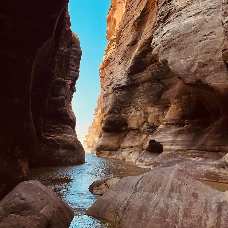 WADI MUJIB - JORDANIË - RONDREIS - EXPLORE - SUMMER BASH JONGERENREIZEN