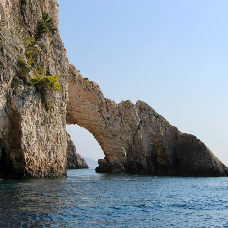 Marathonissi and keri Caves - Zakynthos - Jongereizen - Laganas - excursie