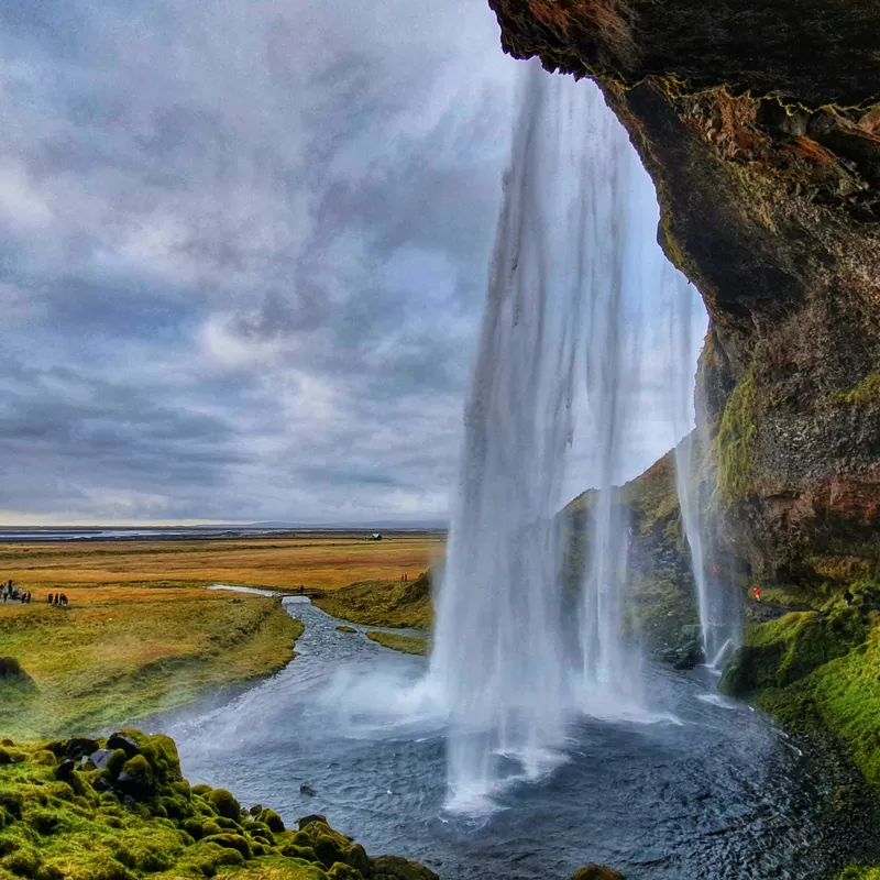 SELJALAND WATERFALL - IJSLAND - EXPLORE - RONDREIS - SUMMERBASH - JONGERENREIZEN