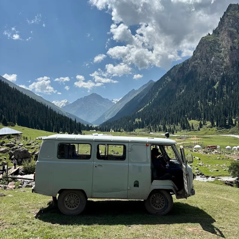 sovjet_bus___hike___summer_bash___explore___Kirgizie-065c3fee-b963-4be6-8c03-780d048fae78