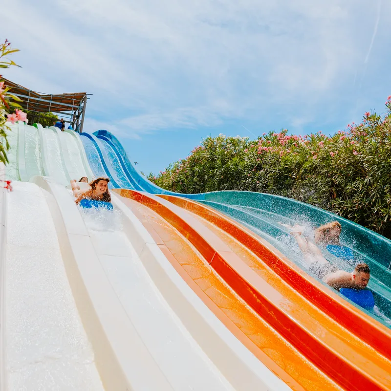 waterworld-lloretdemar-spanje-summerbash-zomer-jongerenvakantie-9126569b-0f94-4a6e-aa54-b0605a611177