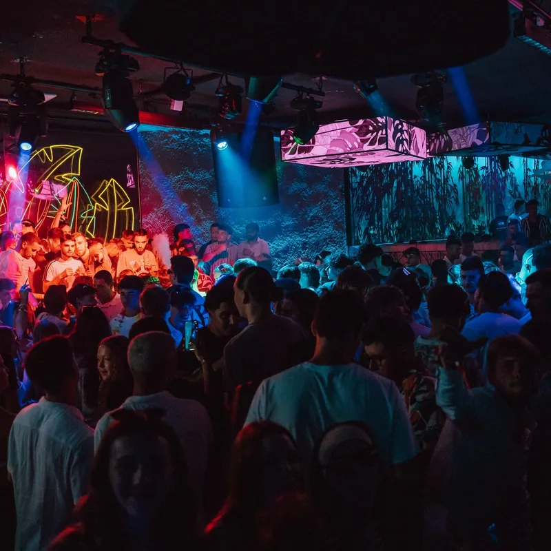 Wild - Uitgaan - Lloret de Mar - Examenreis - Summer Bash Jongerenreizen