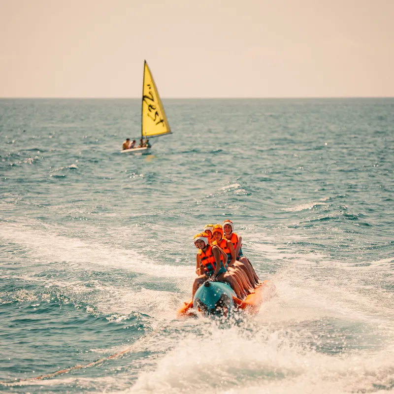 zomerkampen en skireizen reisrebbels